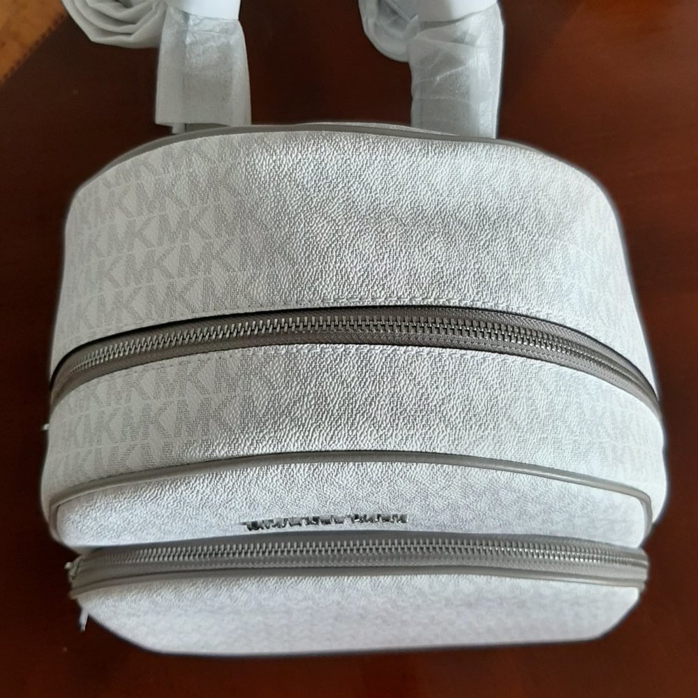 Michael Kors Abbey Large Logo Backpack White - Picture 5 of 6